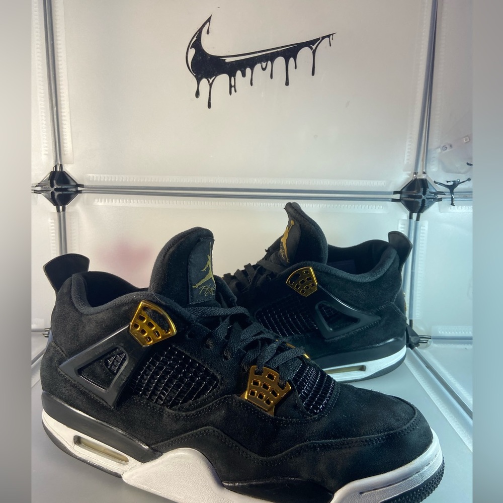 Jordan 4 Royalty size 10.5